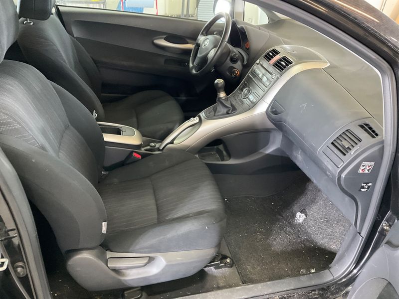 Toyota Auris 1.6 Sol 2007 – снимка 3