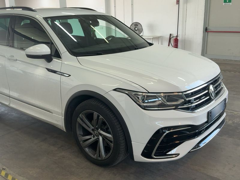 Volkswagen Tiguan 2.0 TDI R-Line 2022 – снимка 12