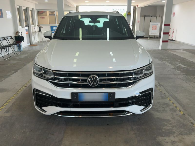 Volkswagen Tiguan 2.0 TDI R-Line 2022 – снимка 14