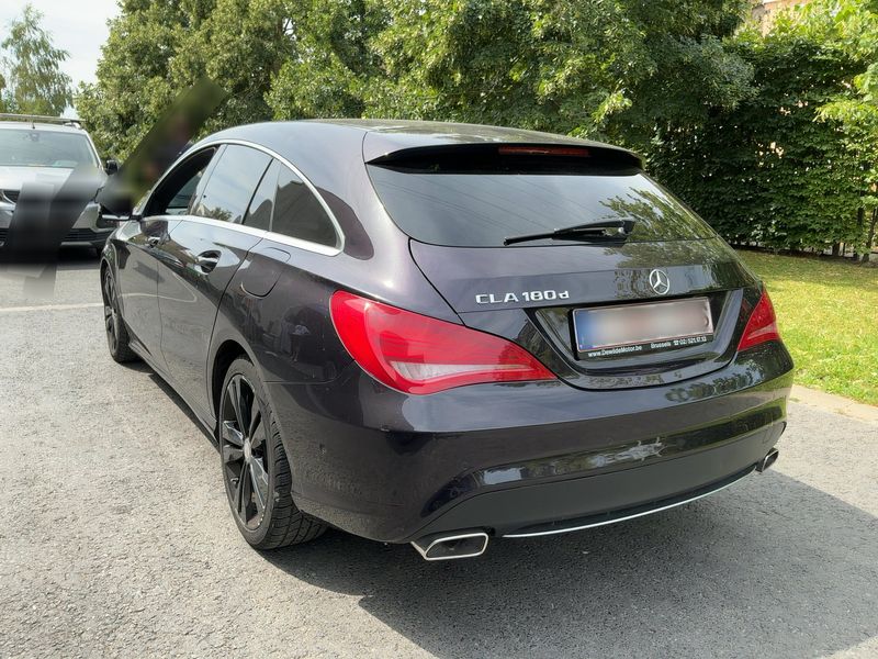Mercedes-Benz CLA-Klasse CLA 180 d Shooting Brake Urban — zdjęcie 3