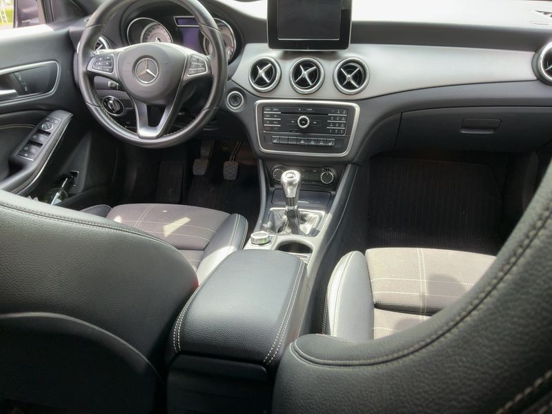 Mercedes-Benz CLA-Klasse CLA 180 d Shooting Brake Urban — zdjęcie 12