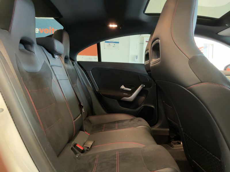 Mercedes-Benz CLA-Klasse CLA 250e AMG Line — zdjęcie 14
