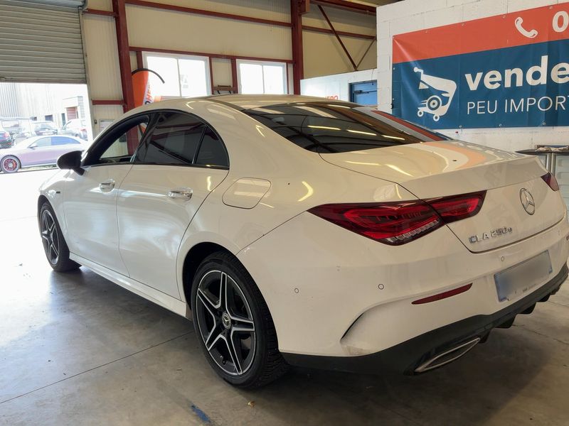 Mercedes-Benz CLA-Klasse CLA 250e AMG Line — zdjęcie 3