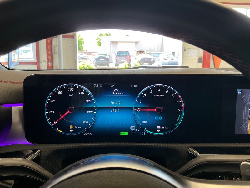 Mercedes-Benz CLA-Klasse CLA 250e AMG Line — zdjęcie 13