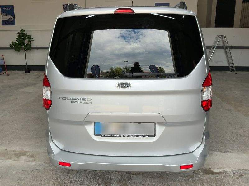 Ford Tourneo 1.0 EcoBoost Titanium — zdjęcie 5