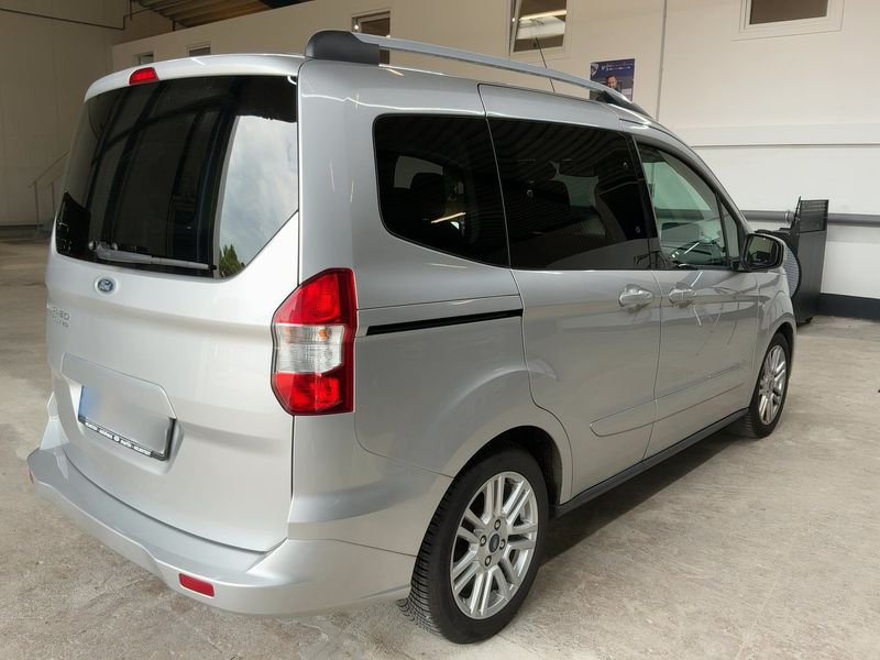 Ford Tourneo 1.0 EcoBoost Titanium — zdjęcie 7