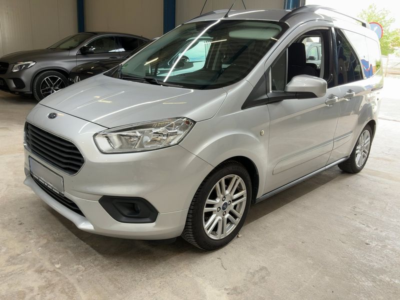 Ford Tourneo 1.0 EcoBoost Titanium