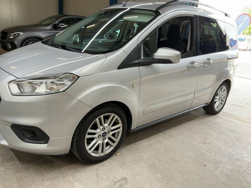 Ford Tourneo 1.0 EcoBoost Titanium — zdjęcie 2