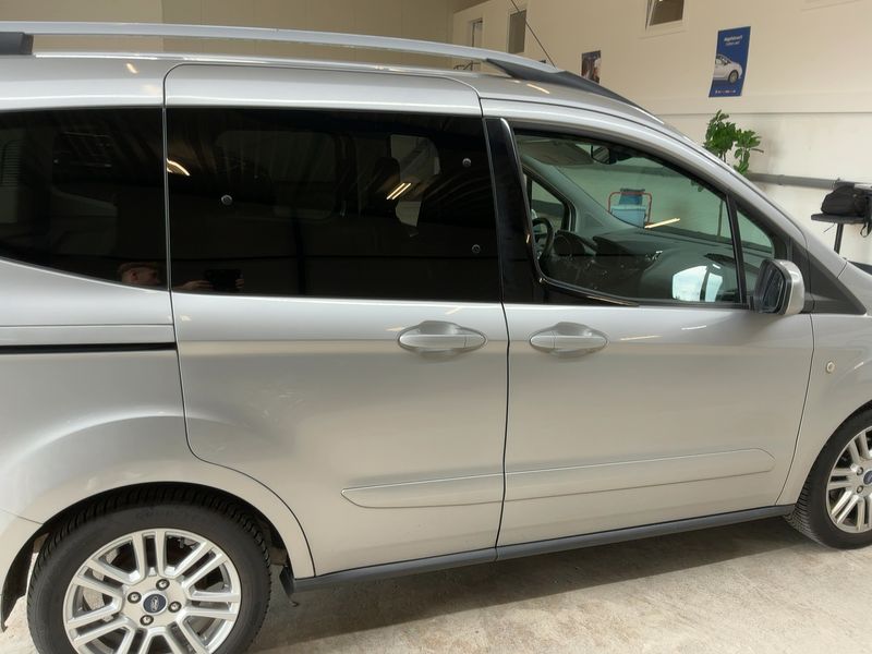 Ford Tourneo 1.0 EcoBoost Titanium — zdjęcie 8