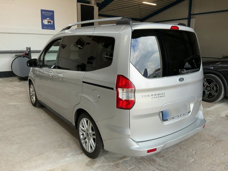 Ford Tourneo 1.0 EcoBoost Titanium — zdjęcie 3