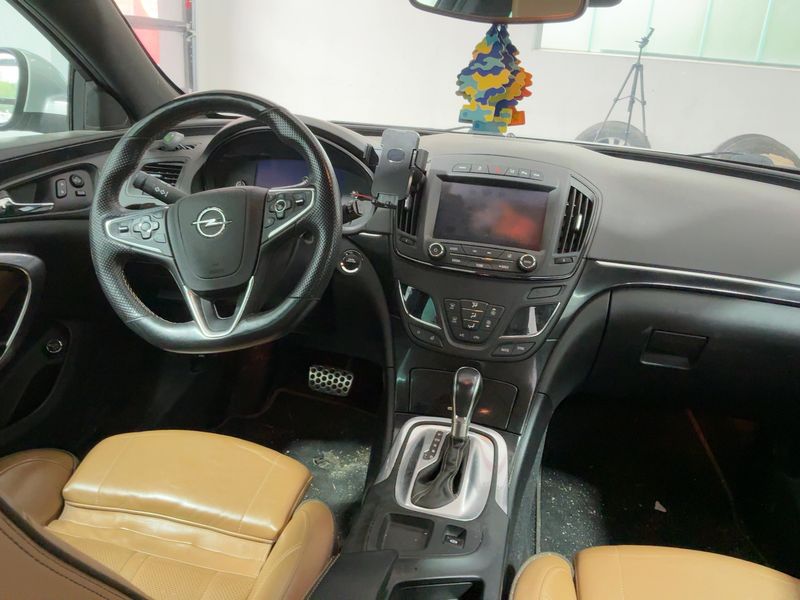 Opel Insignia Country Tourer 2.0 SIDI Turbo Basis 4x4 — zdjęcie 12