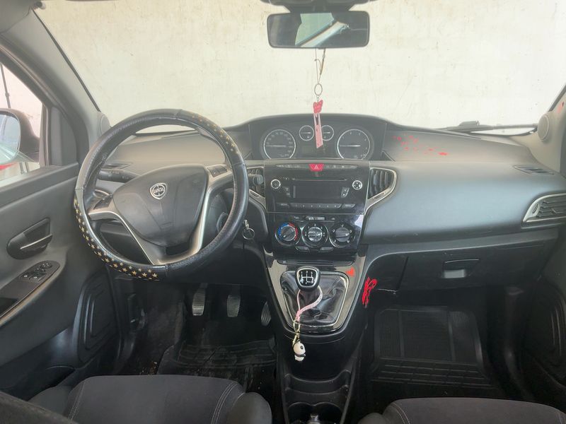 Lancia Ypsilon 1.3 JTD Gold — zdjęcie 12