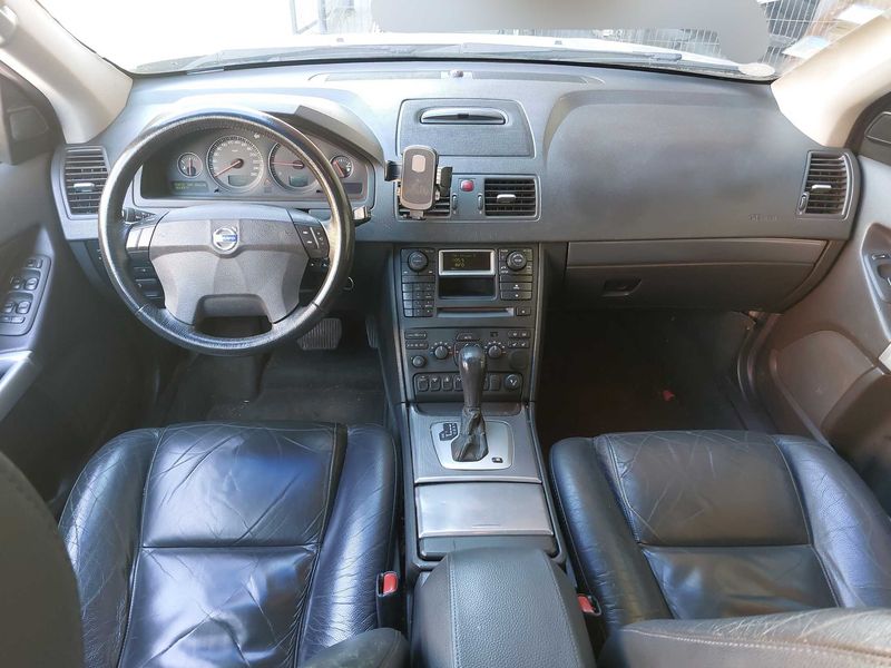 Volvo XC90 2.4 D5 Summum — zdjęcie 11