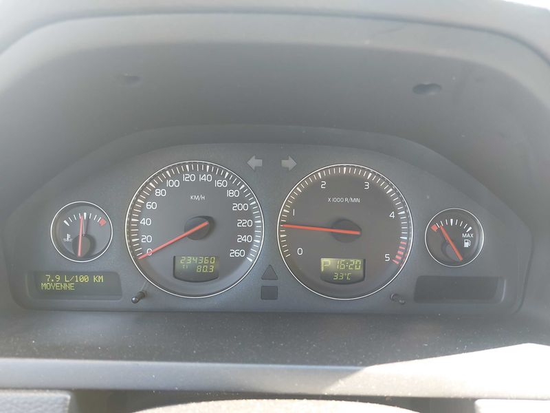 Volvo XC90 2.4 D5 Summum — zdjęcie 12