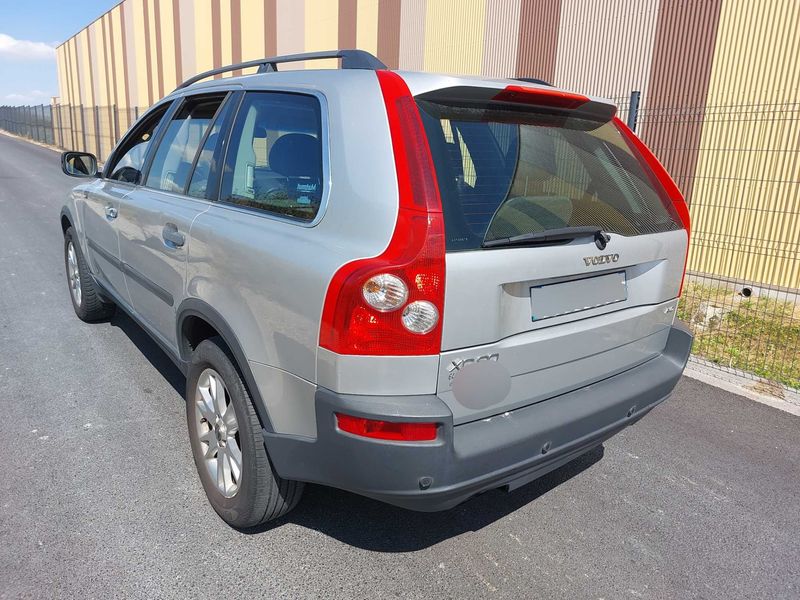 Volvo XC90 2.4 D5 Summum — zdjęcie 3