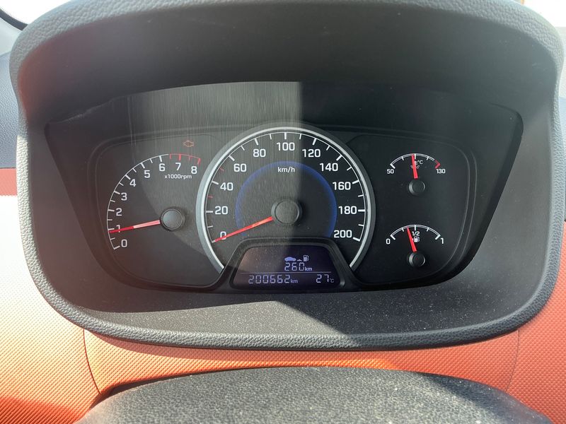 Hyundai i10 1.0 FIFA World Cup Edition — zdjęcie 4