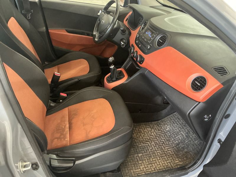 Hyundai i10 1.0 FIFA World Cup Edition — zdjęcie 3