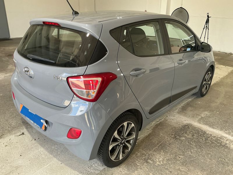 Hyundai i10 1.0 FIFA World Cup Edition — zdjęcie 2
