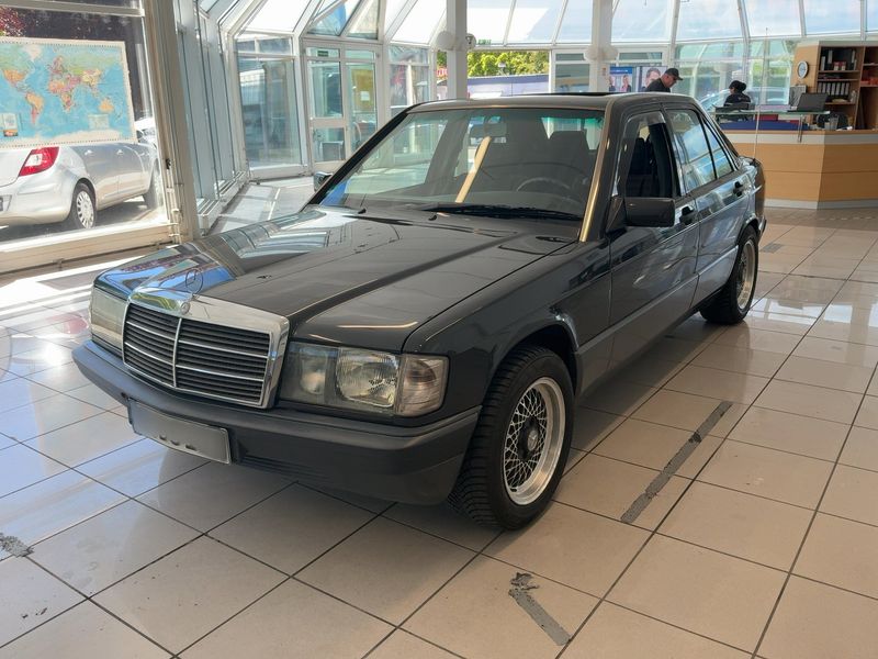 Mercedes-Benz 190/190
