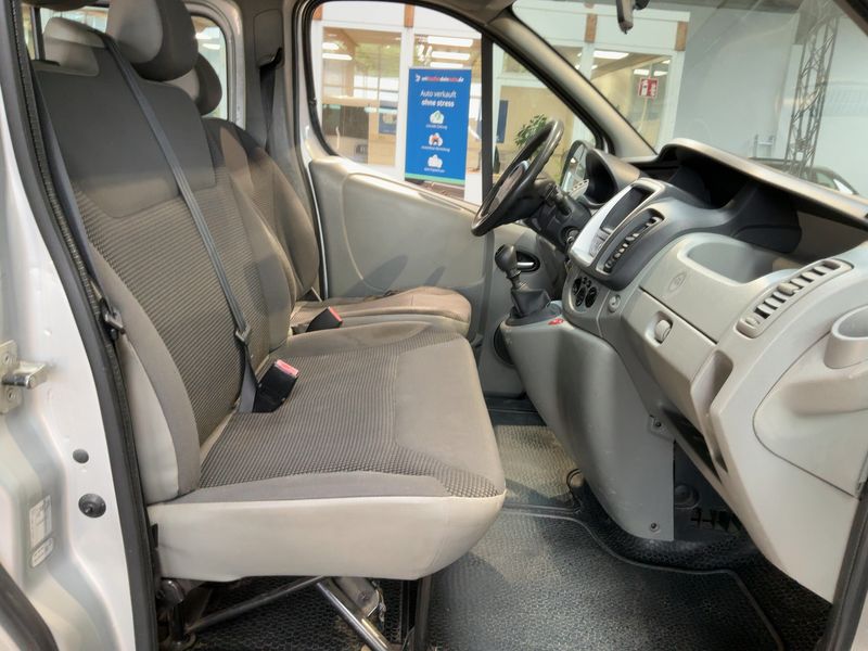 Opel Vivaro 2.0 CDTI Kombi L1H1 2,7t — zdjęcie 11