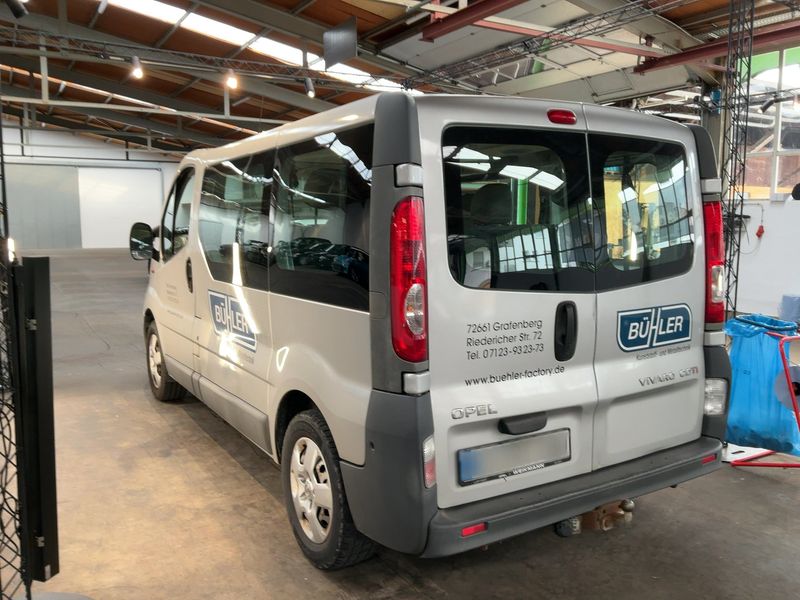 Opel Vivaro 2.0 CDTI Kombi L1H1 2,7t — zdjęcie 3