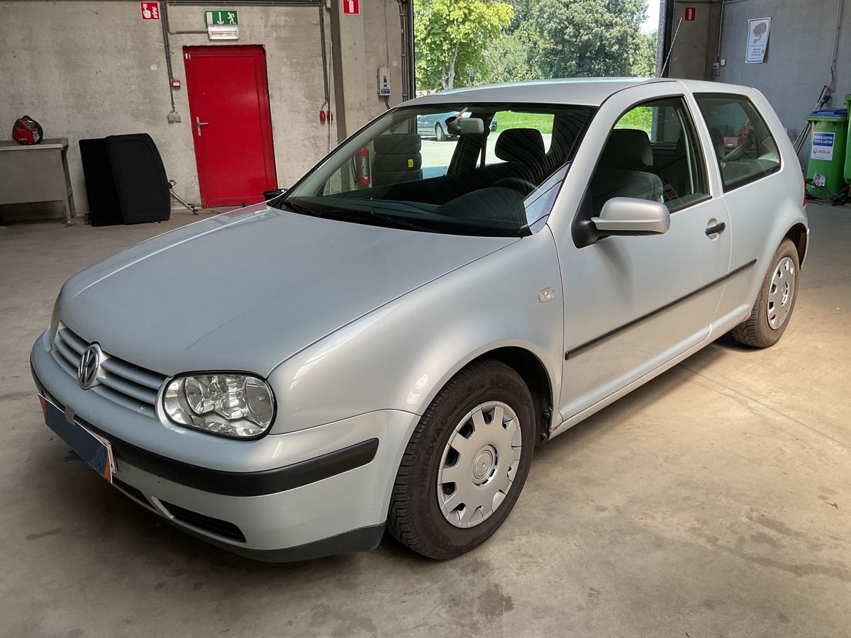 Volkswagen Golf 2000