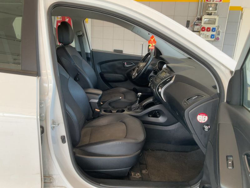 Hyundai ix35 1.7 CRDi Comfort 2WD — zdjęcie 11