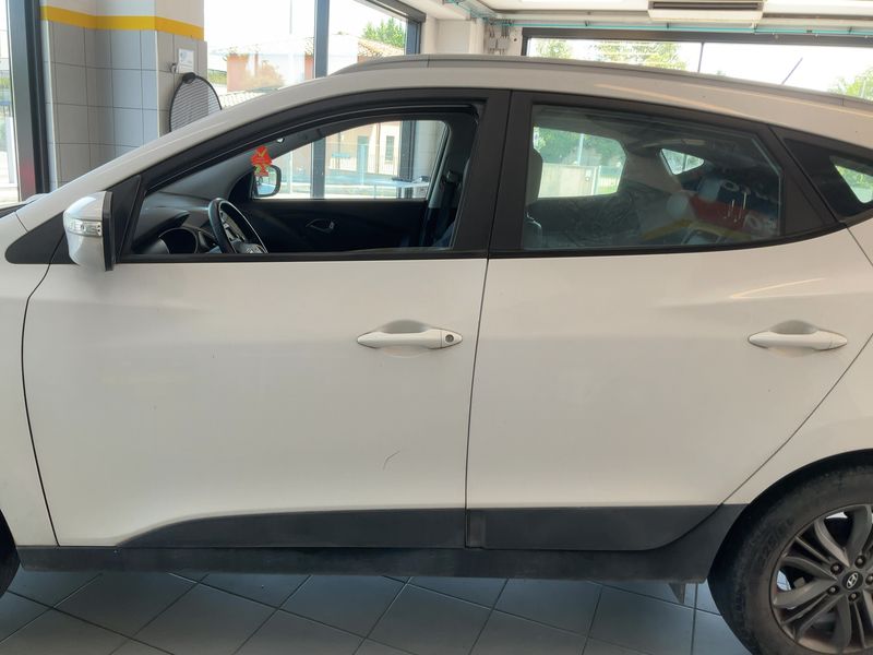 Hyundai ix35 1.7 CRDi Comfort 2WD — zdjęcie 4
