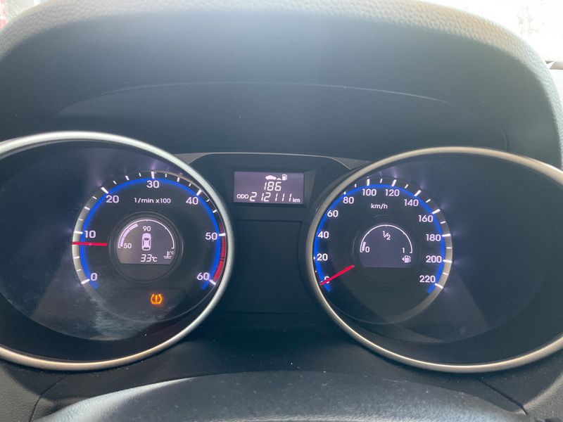 Hyundai ix35 1.7 CRDi Comfort 2WD — zdjęcie 13