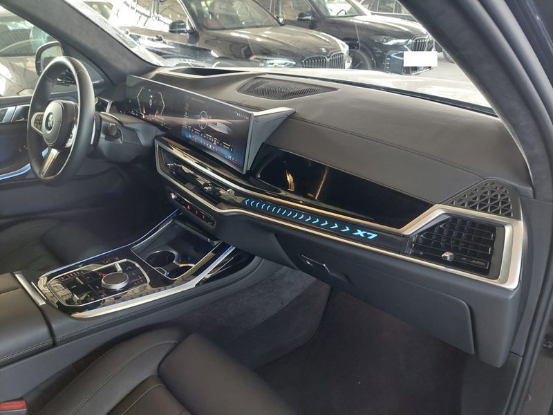 BMW X7 xDrive 40d Mild-Hybrid M Sport — zdjęcie 11