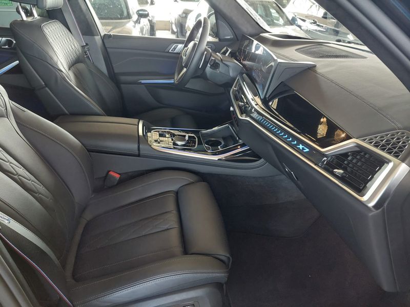 BMW X7 xDrive 40d Mild-Hybrid M Sport — zdjęcie 10