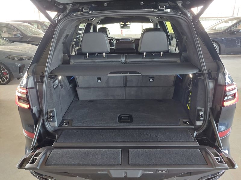 BMW X7 xDrive 40d Mild-Hybrid M Sport — zdjęcie 9