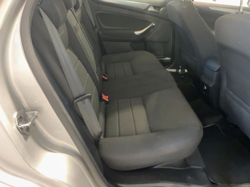 Ford Mondeo 2.0 TDCi Business Edition — zdjęcie 14