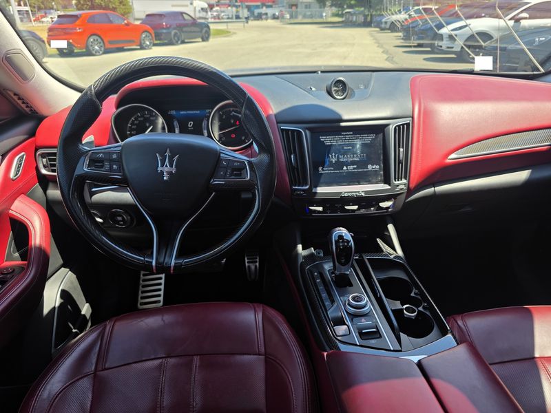 Maserati Levante 3.0 V6 TwinTurbo S Q4 — zdjęcie 11