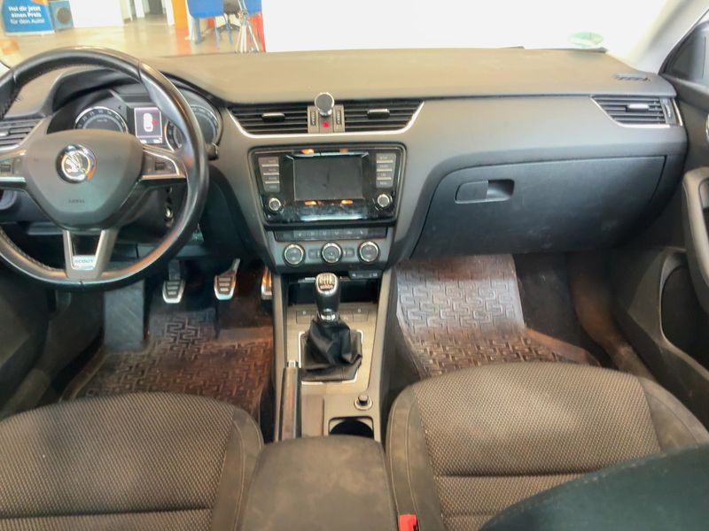 Skoda Octavia 2.0 TDI Scout 4x4 2015 – снимка 17