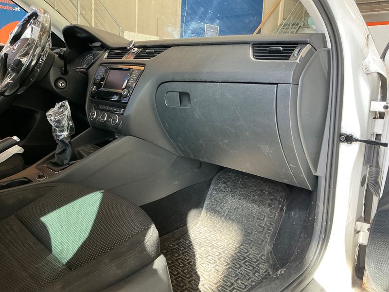 Skoda Octavia 2.0 TDI Scout 4x4 2015 – снимка 39