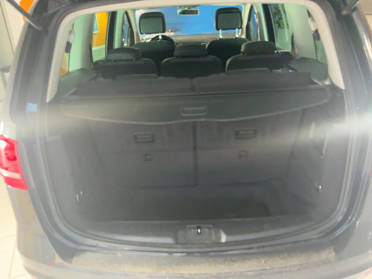 Volkswagen Sharan 2015 — photo 17