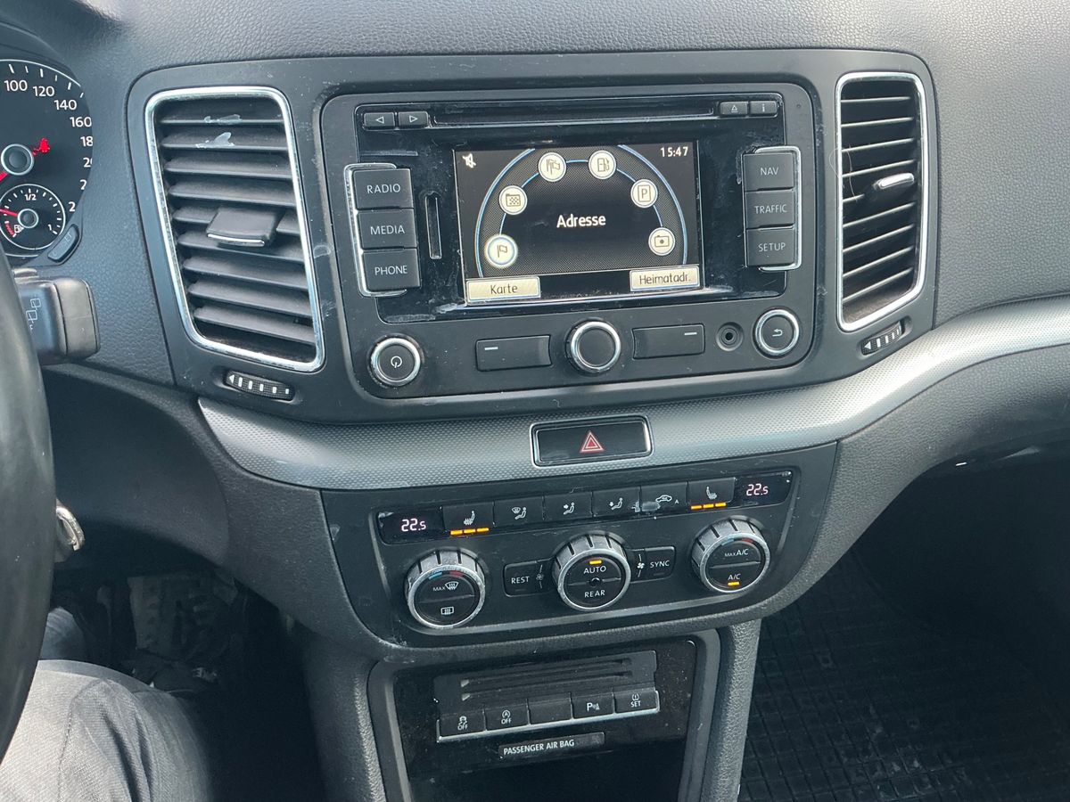 Volkswagen Sharan 2015 — photo 93
