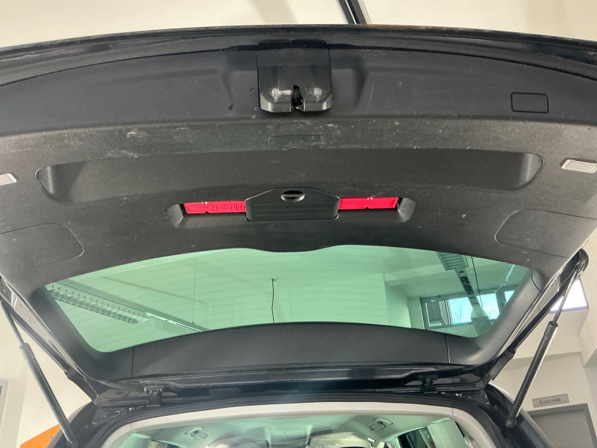 Volkswagen Sharan 2015 — photo 59