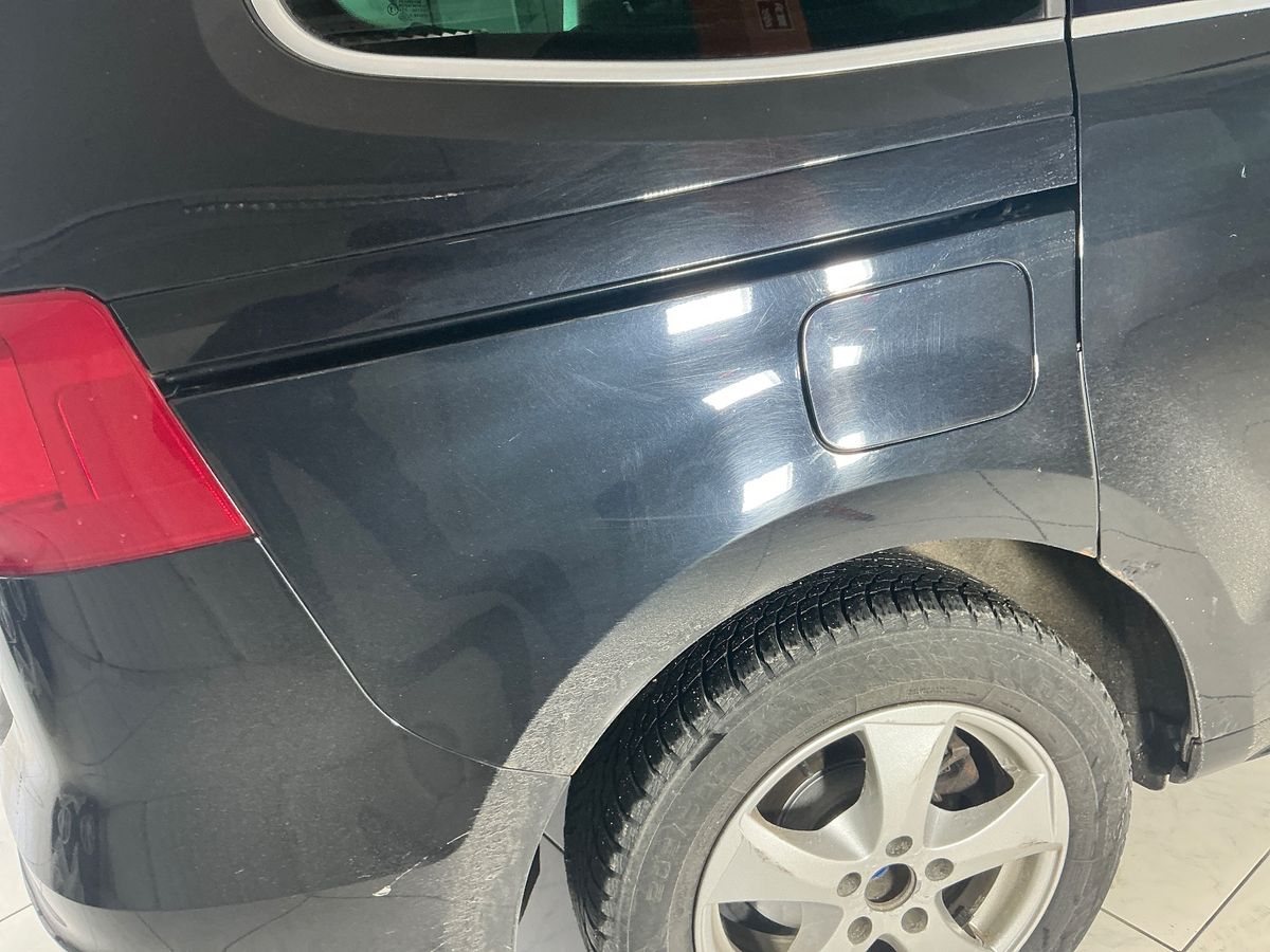 Volkswagen Sharan 2015 — photo 40