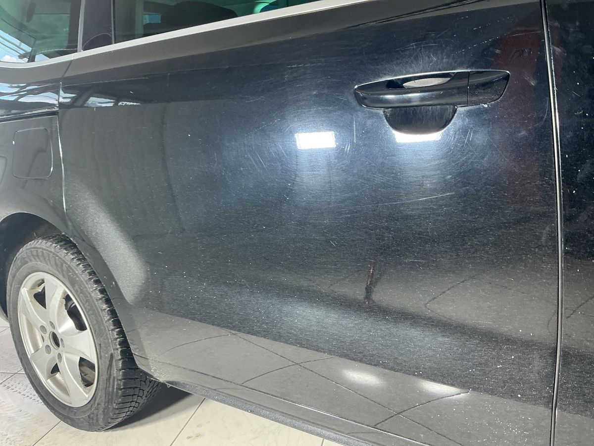 Volkswagen Sharan 2015 — photo 43
