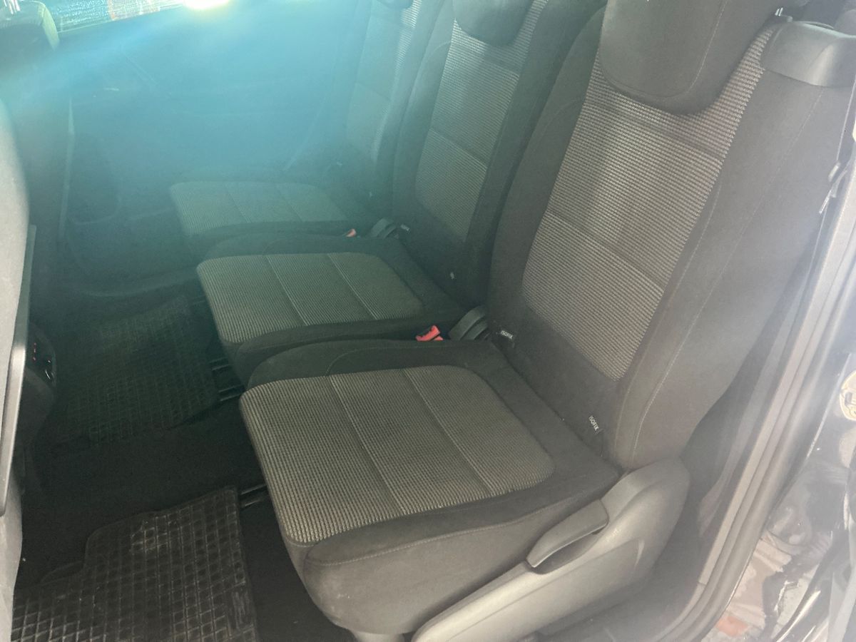 Volkswagen Sharan 2015 — photo 51