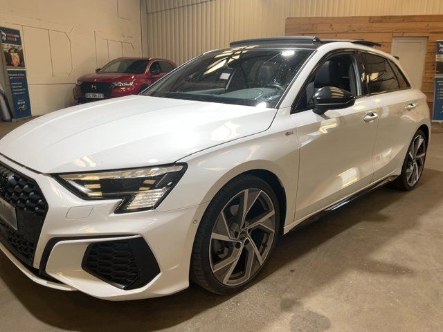 Audi A3 Sportback 35 TFSI Mild-Hybrid S line — zdjęcie 2