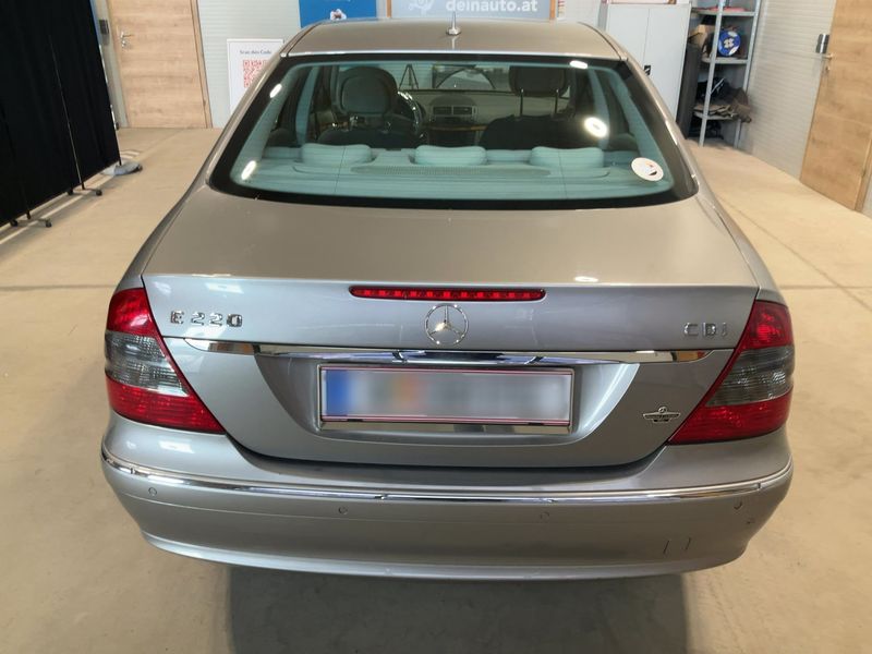 Mercedes-Benz E-Klasse E 220 CDI Elegance — zdjęcie 5