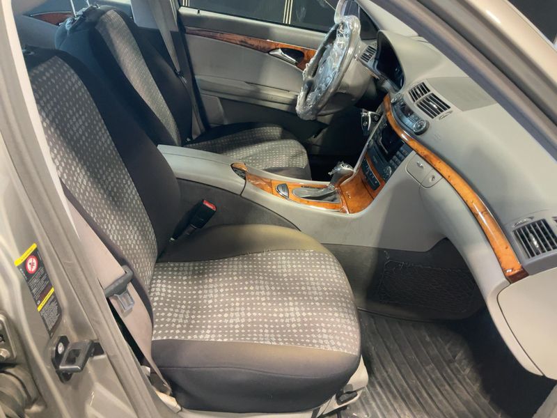 Mercedes-Benz E-Klasse E 220 CDI Elegance — zdjęcie 11