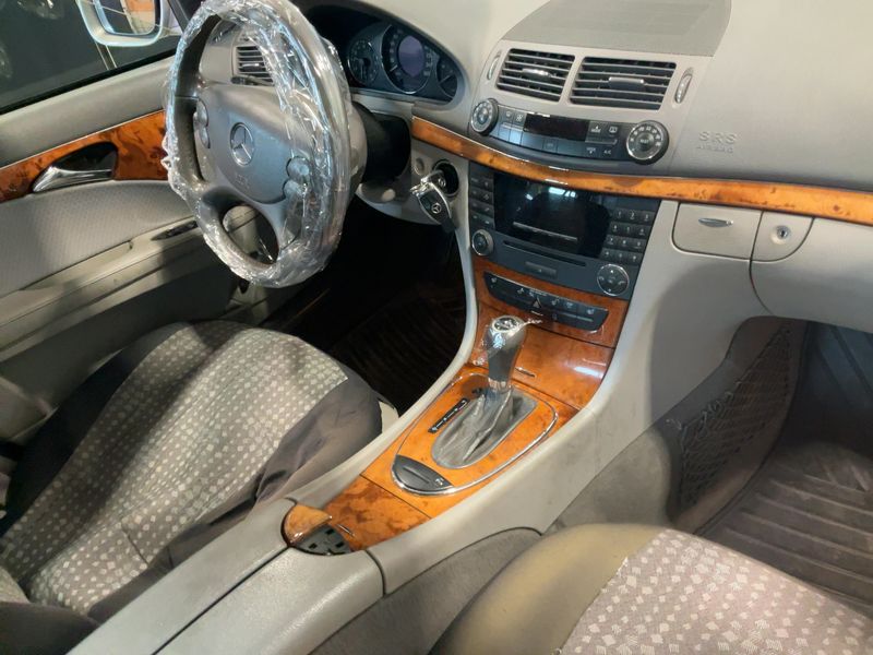 Mercedes-Benz E-Klasse E 220 CDI Elegance — zdjęcie 12