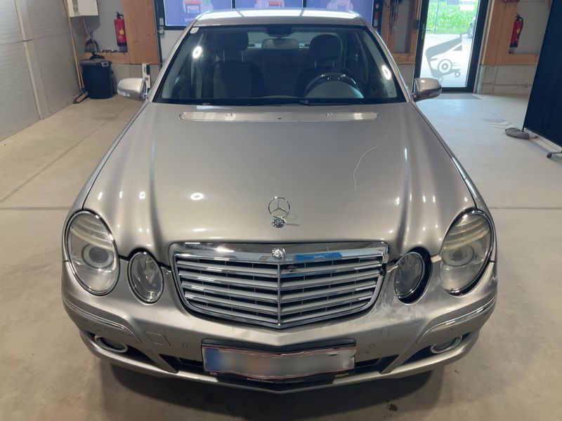 Mercedes-Benz E-Klasse E 220 CDI Elegance — zdjęcie 9