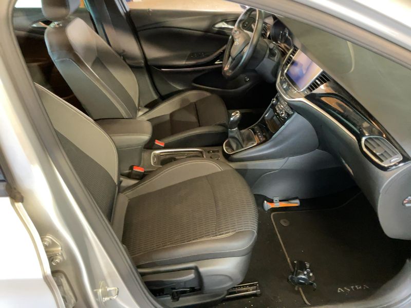 Opel Astra 1.5 CDTI Ultimate Start/Stop — zdjęcie 11