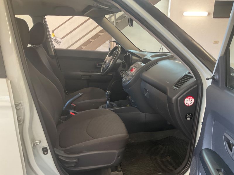 Kia Soul 1.6 CRDi Active — zdjęcie 3