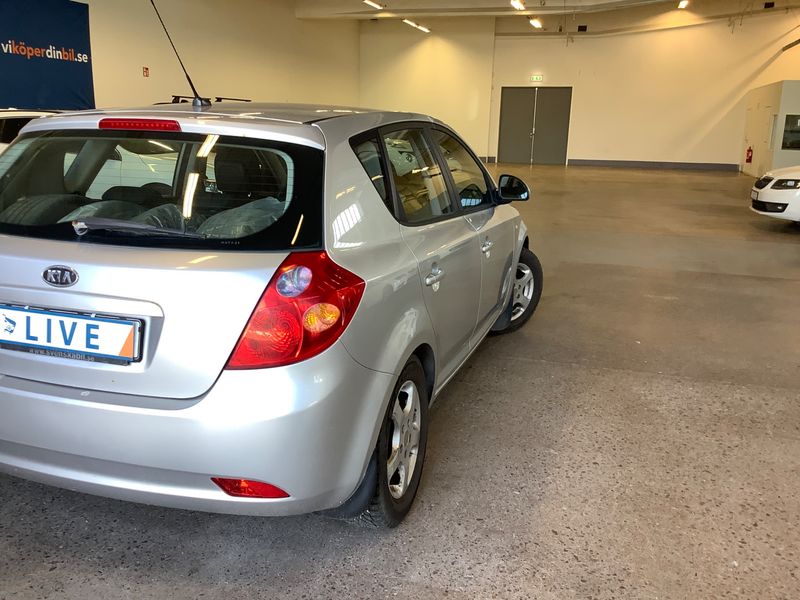 Kia cee'd 1.6 EX 2008 – снимка 2